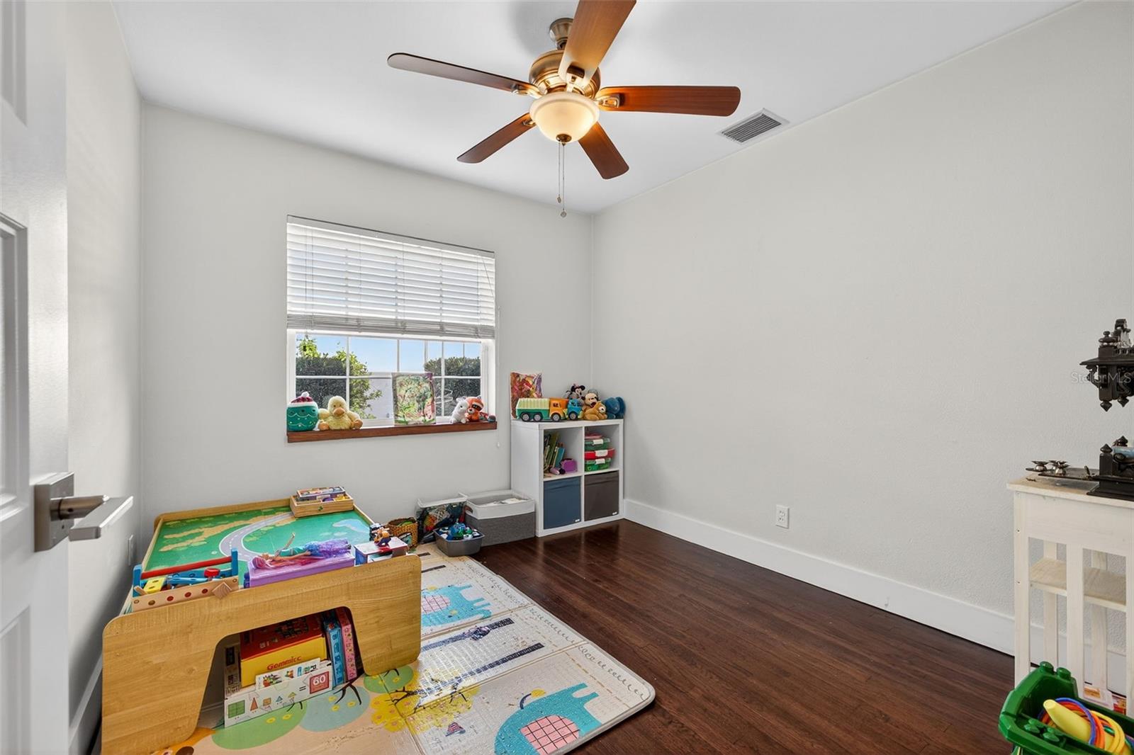 Image 21 of 39 For 1310 47th Avenue N