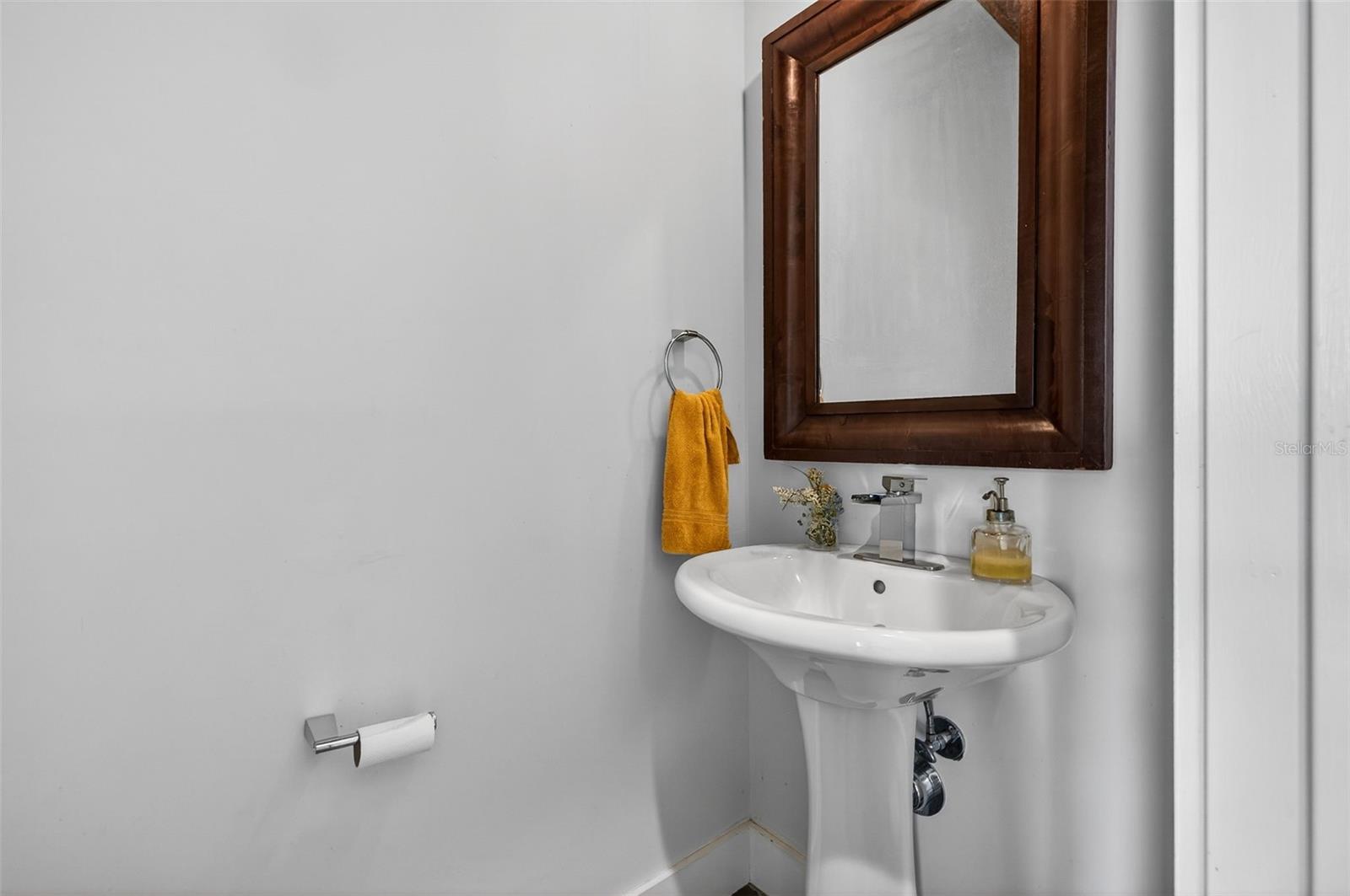 Image 24 of 39 For 1310 47th Avenue N