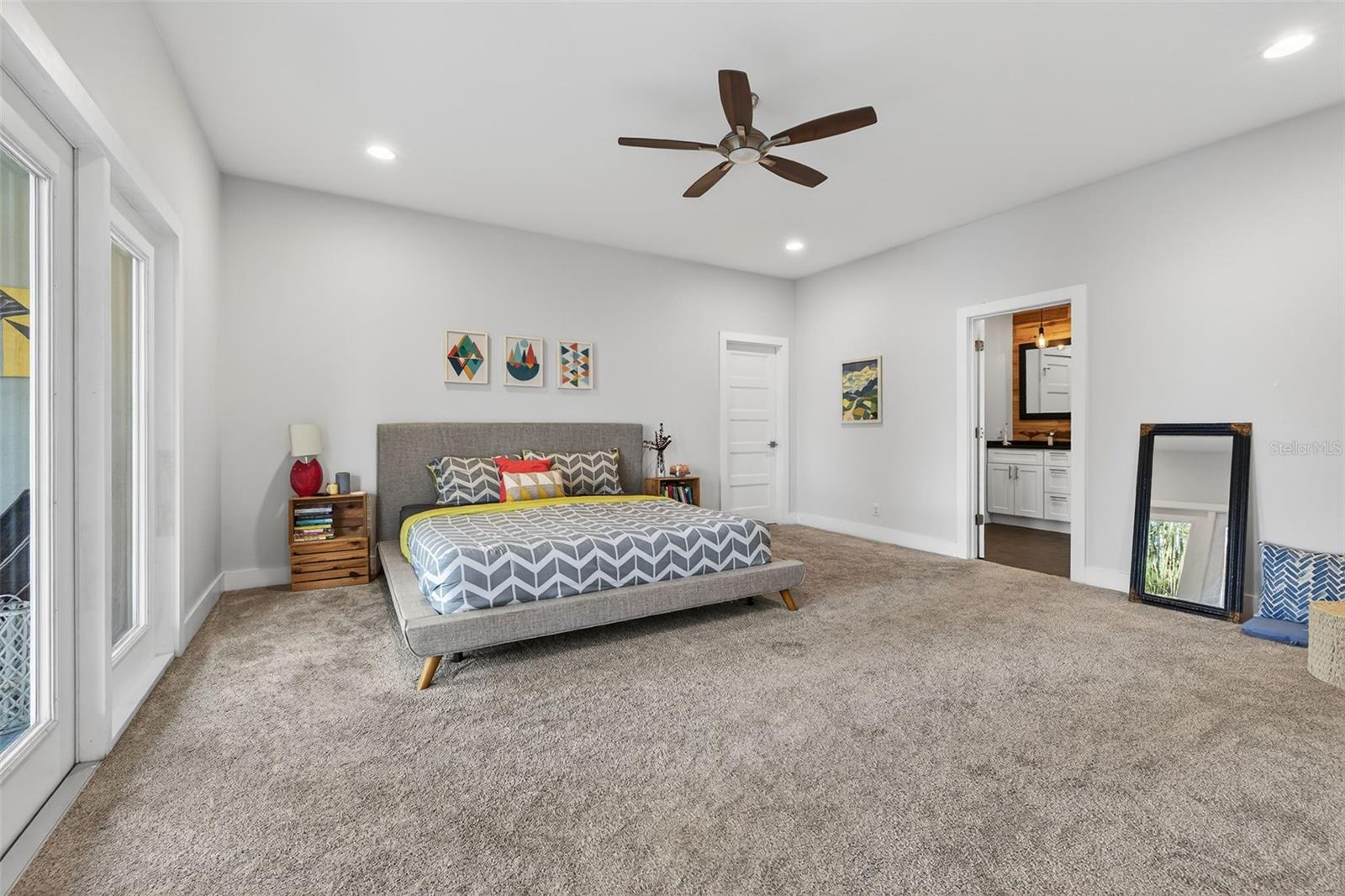 Image 25 of 39 For 1310 47th Avenue N