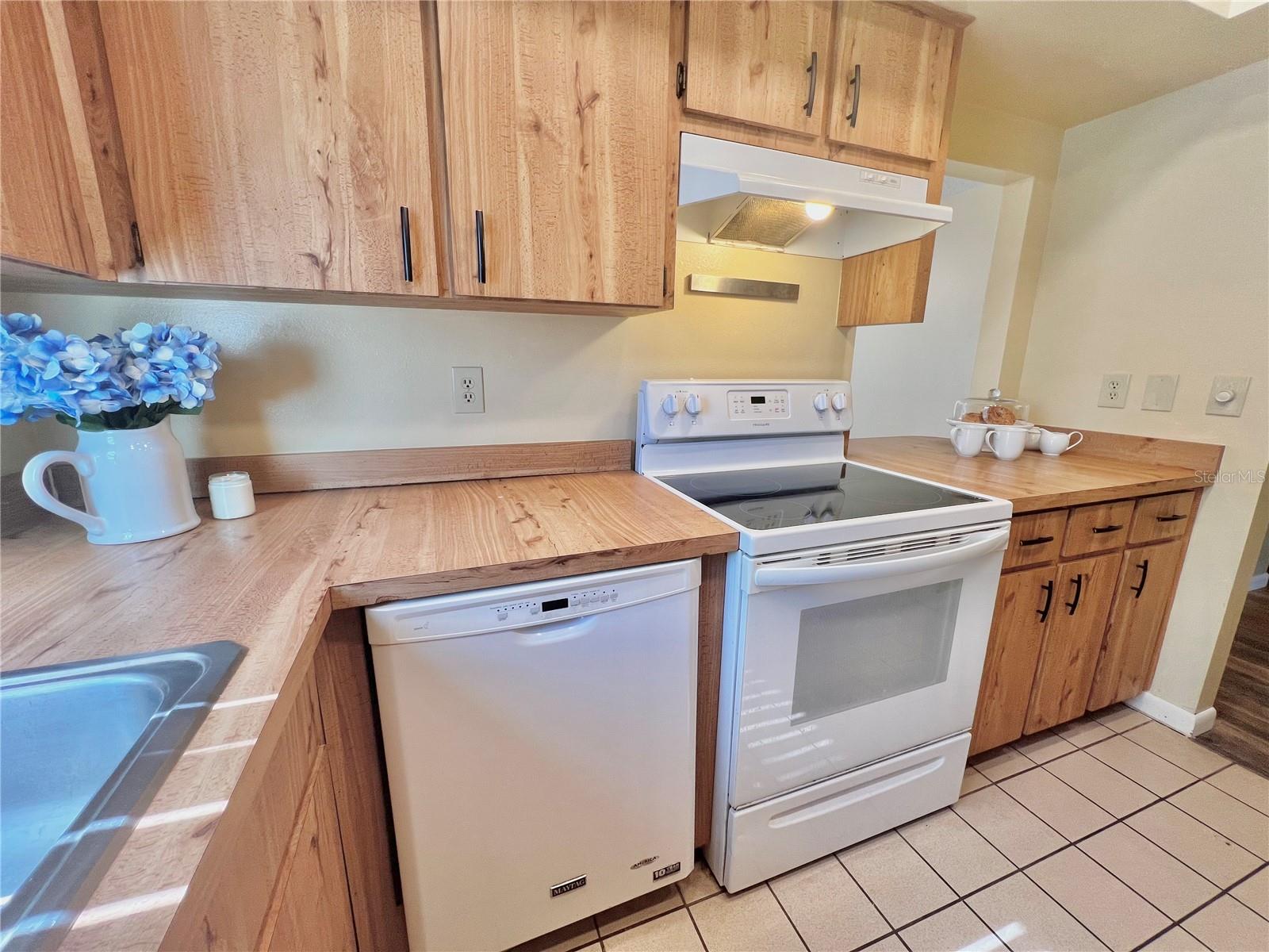 Image 5 of 23 For 5 Jamaica Street