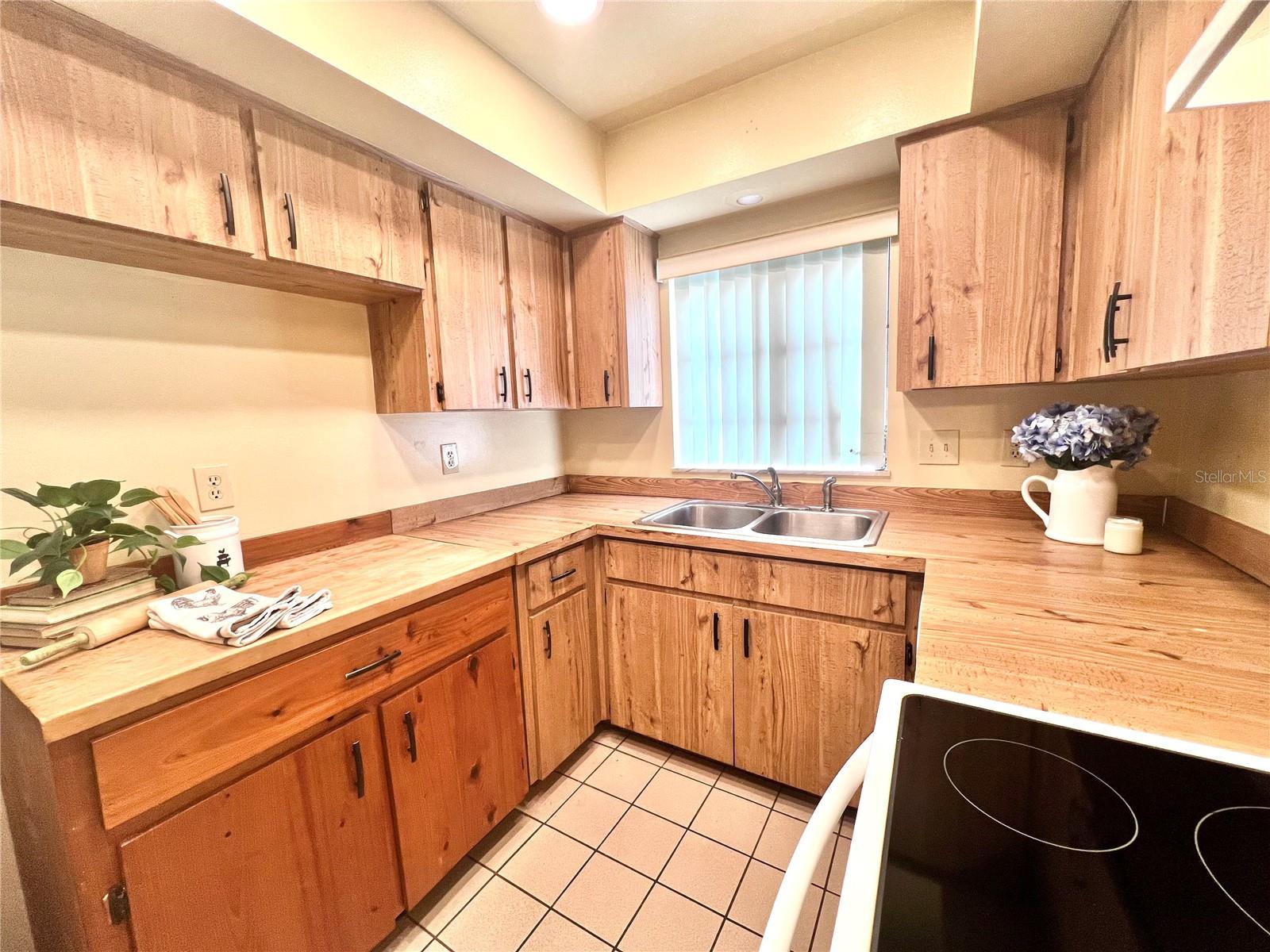 Image 6 of 23 For 5 Jamaica Street