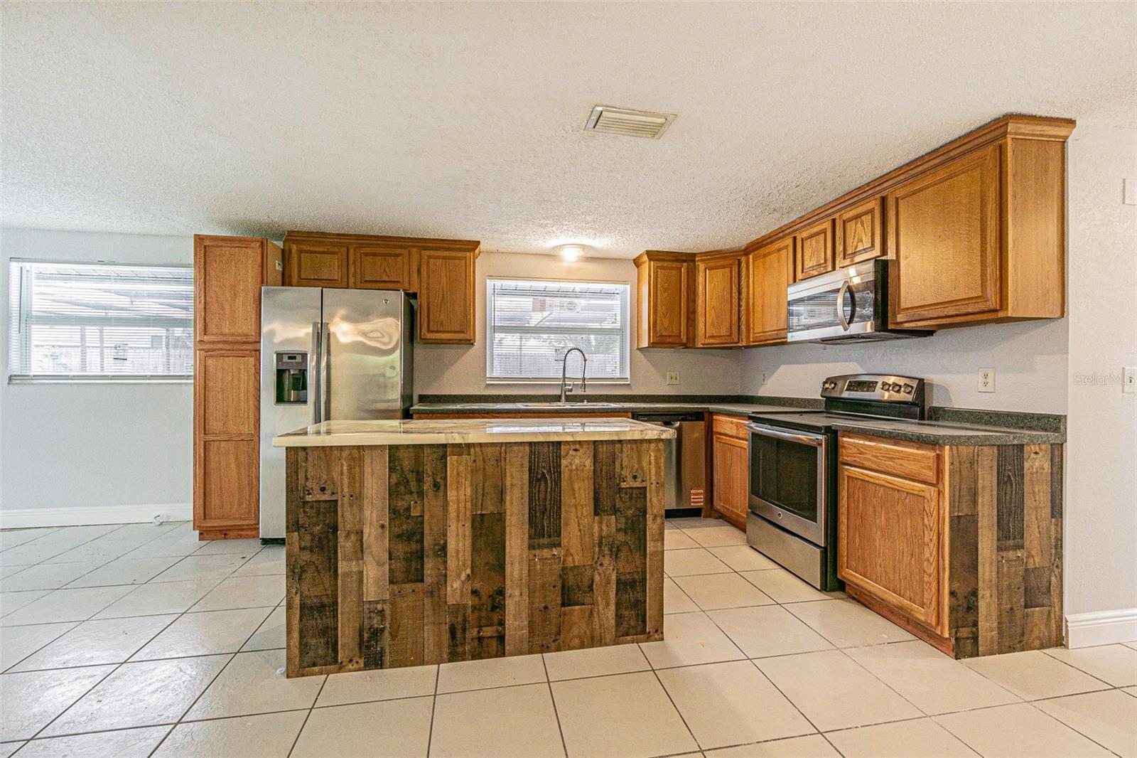 Image 23 of 34 For 6321 Spanish Main Drive