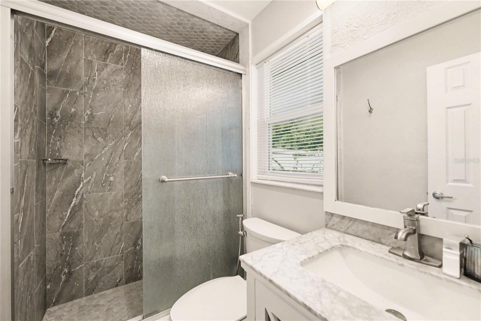 Image 3 of 23 For 1362 Stratford Drive