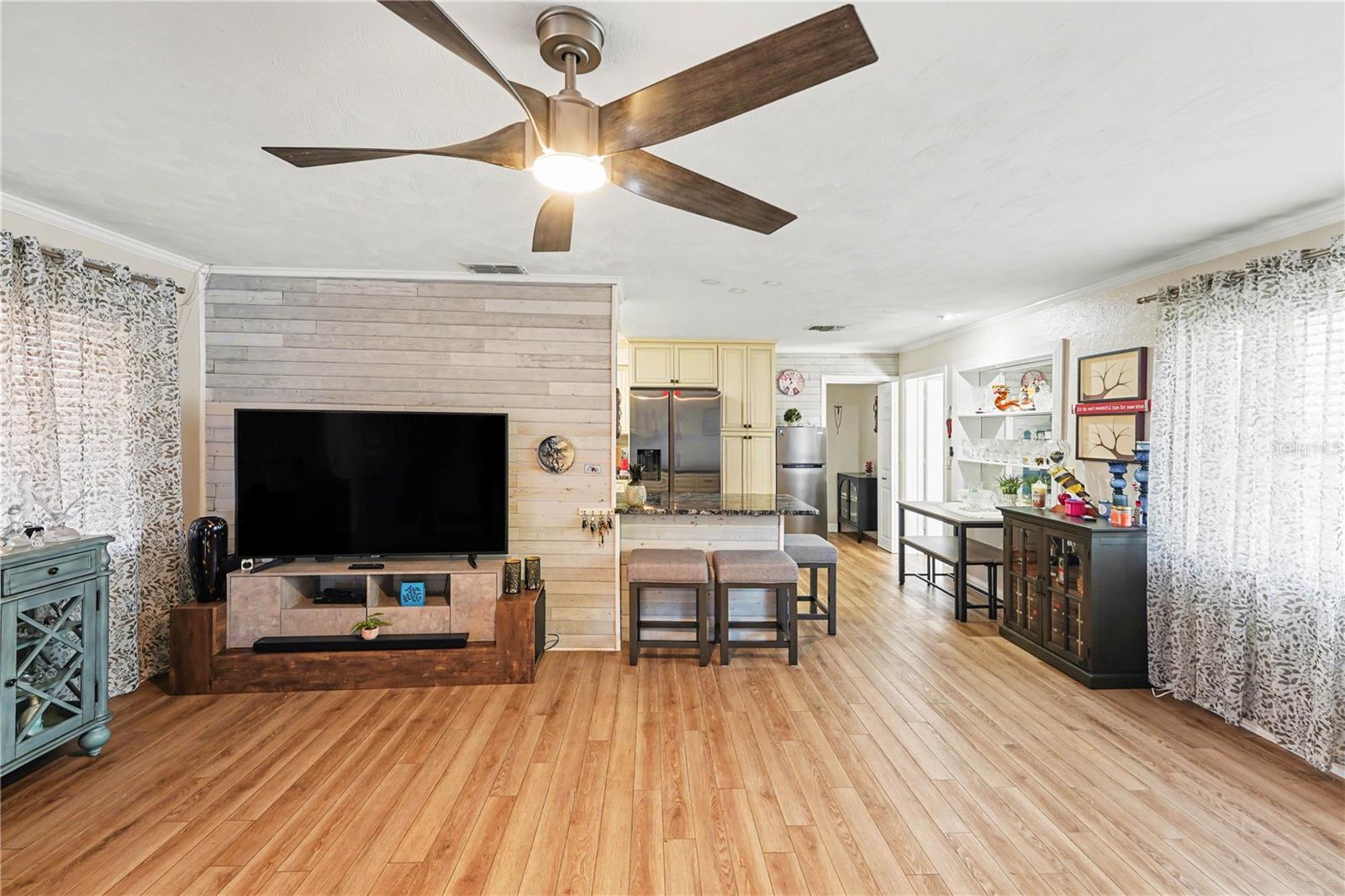 Image 7 of 23 For 1362 Stratford Drive