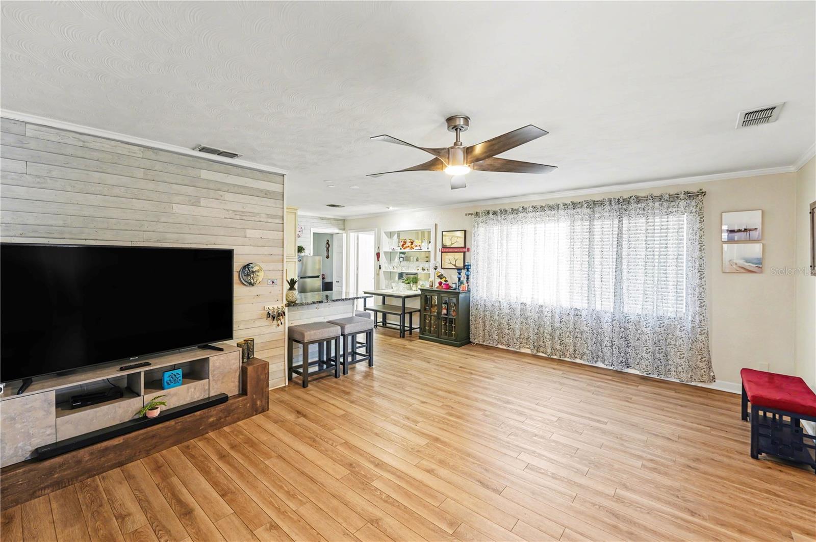 Image 9 of 23 For 1362 Stratford Drive