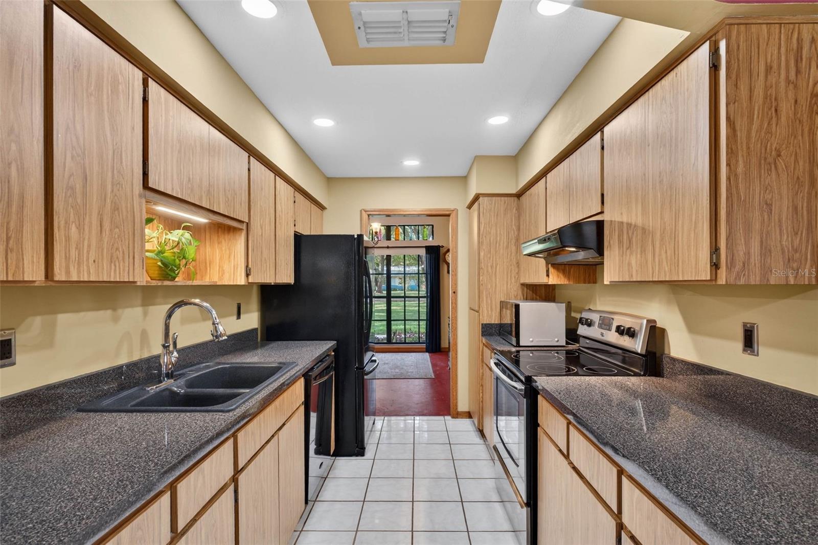 Image 13 of 77 For 37213 Price Drive