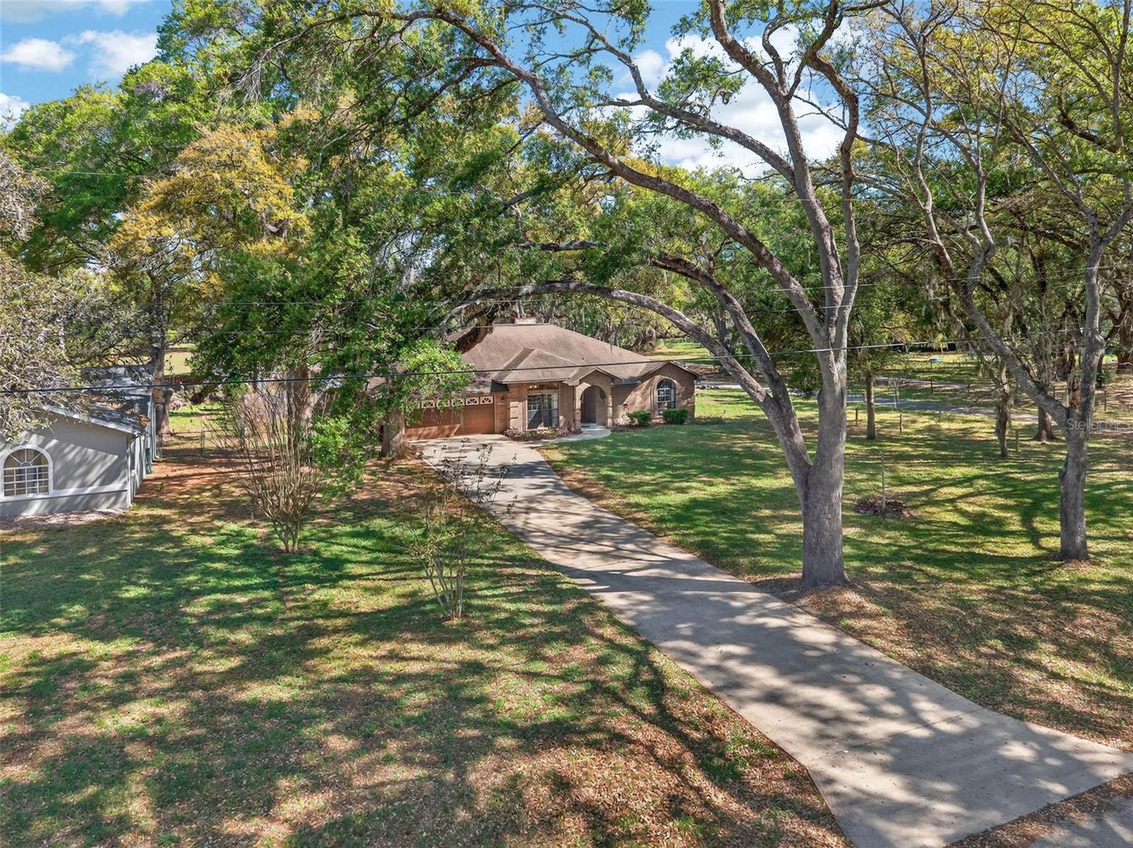 Image 2 of 77 For 37213 Price Drive