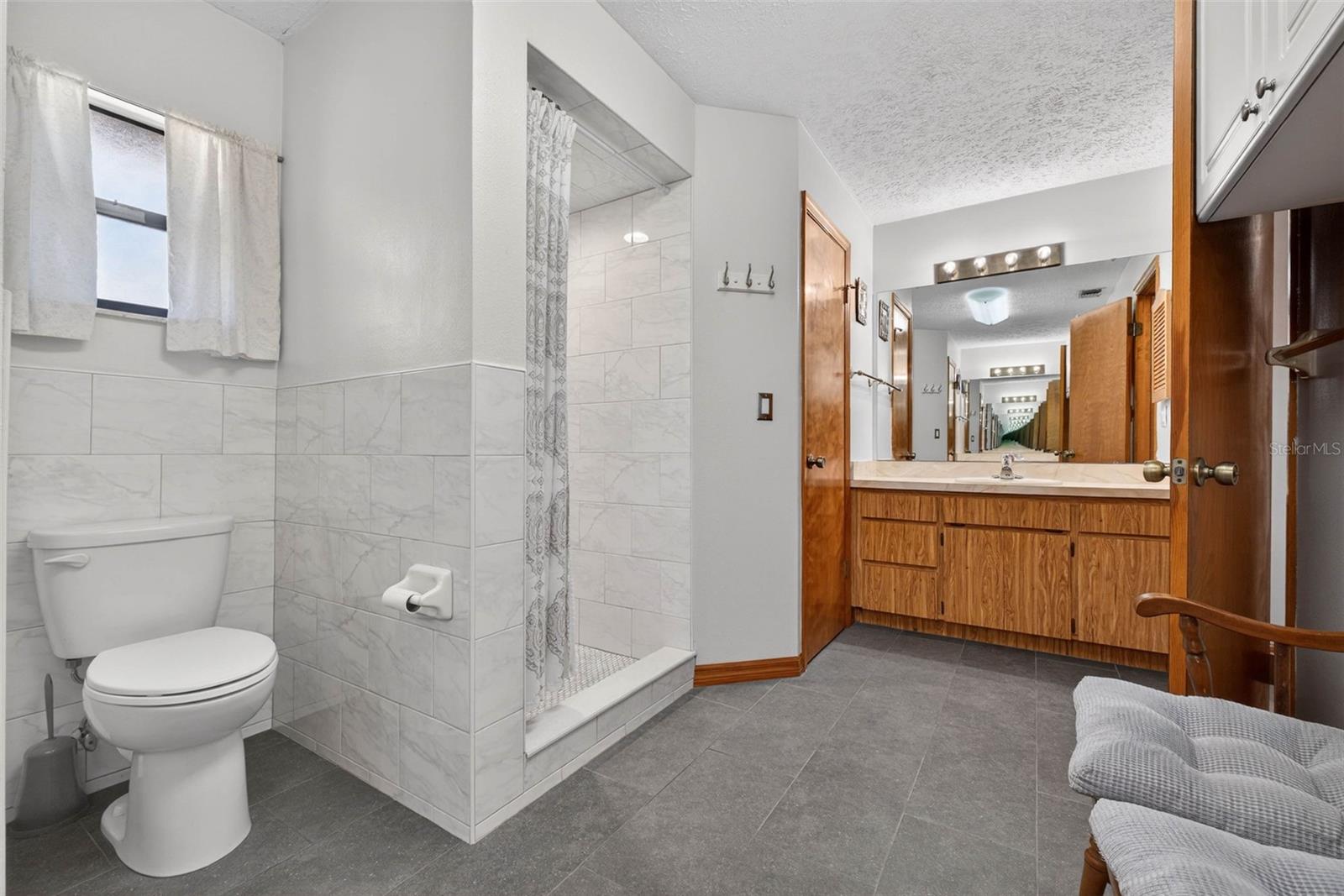 Image 35 of 77 For 37213 Price Drive