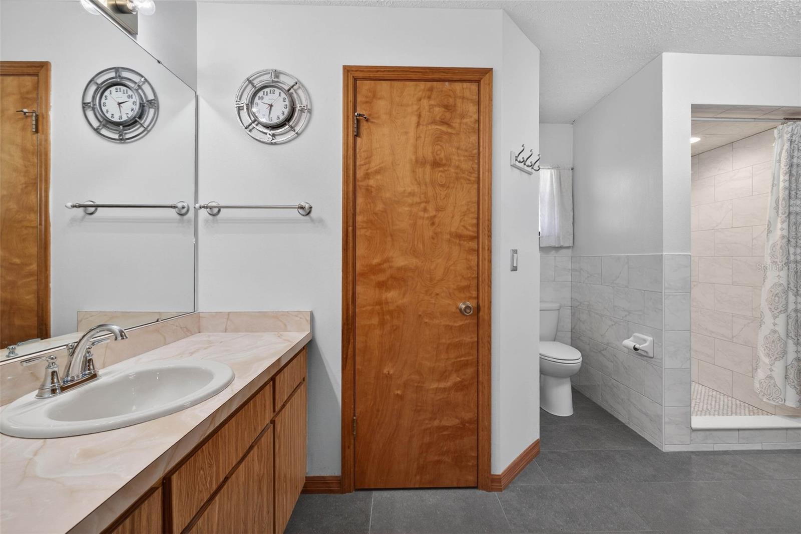 Image 40 of 77 For 37213 Price Drive