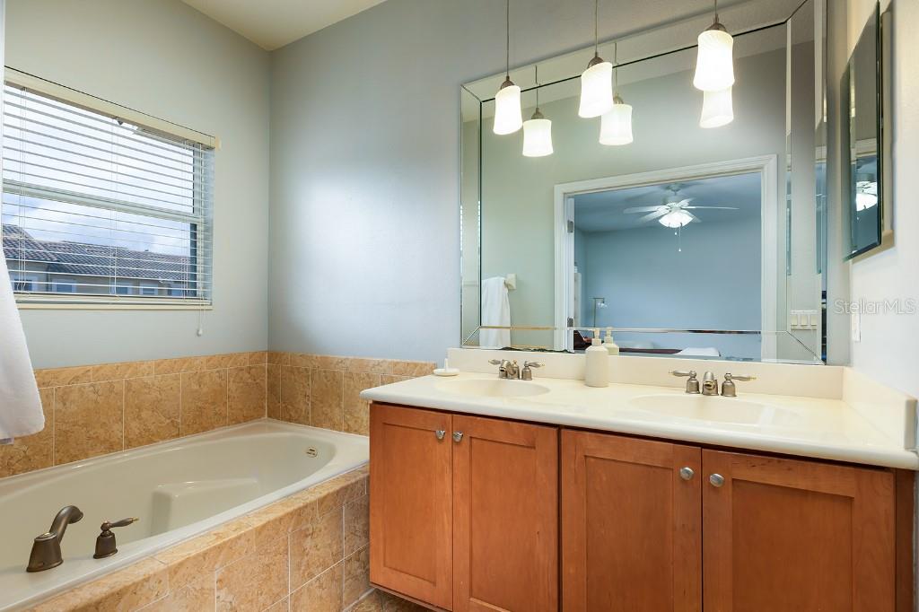 Image 12 of 18 For 1106 Charming Street