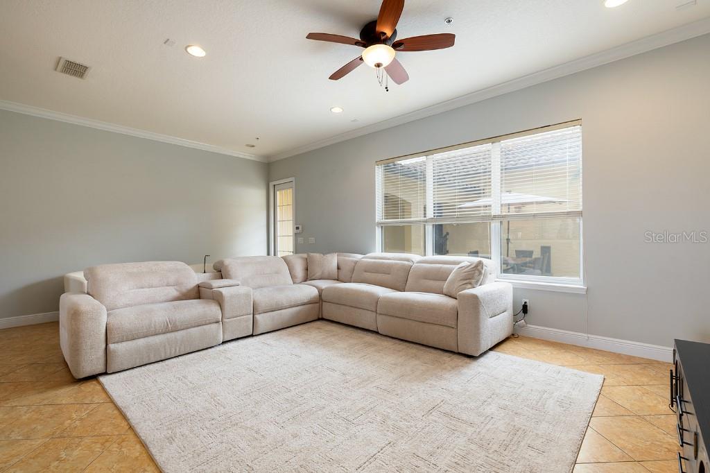 Image 7 of 18 For 1106 Charming Street