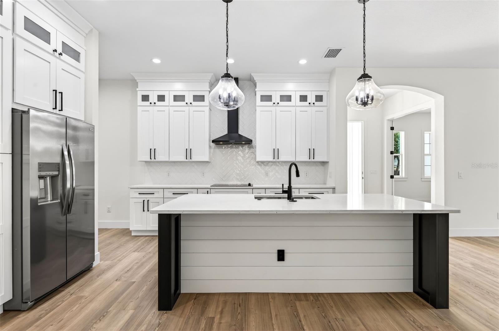 Image 10 of 42 For 37700 Dixie Avenue