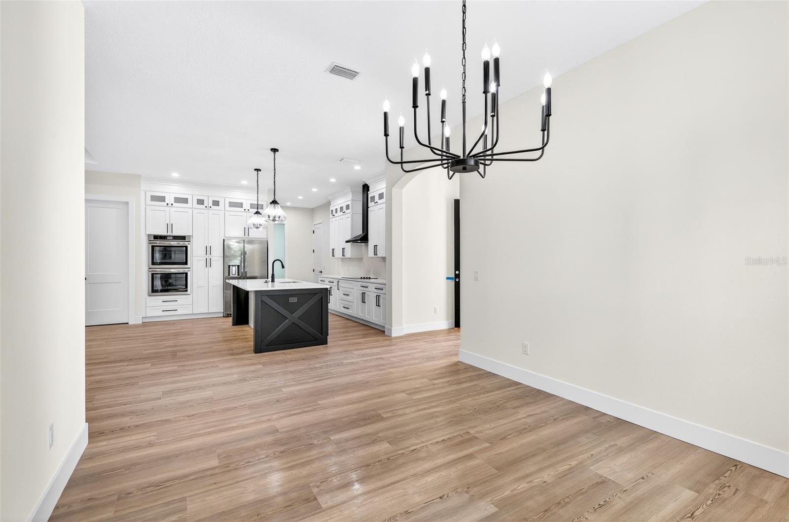 Image 17 of 42 For 37700 Dixie Avenue