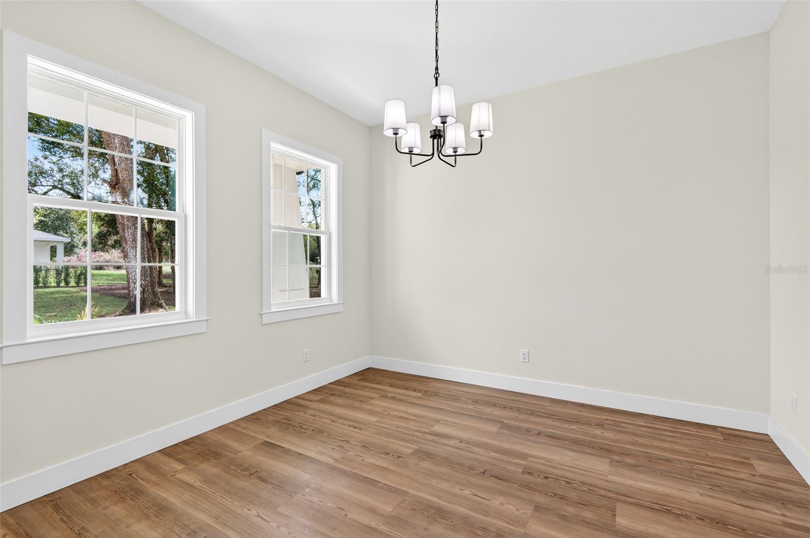 Image 20 of 42 For 37700 Dixie Avenue