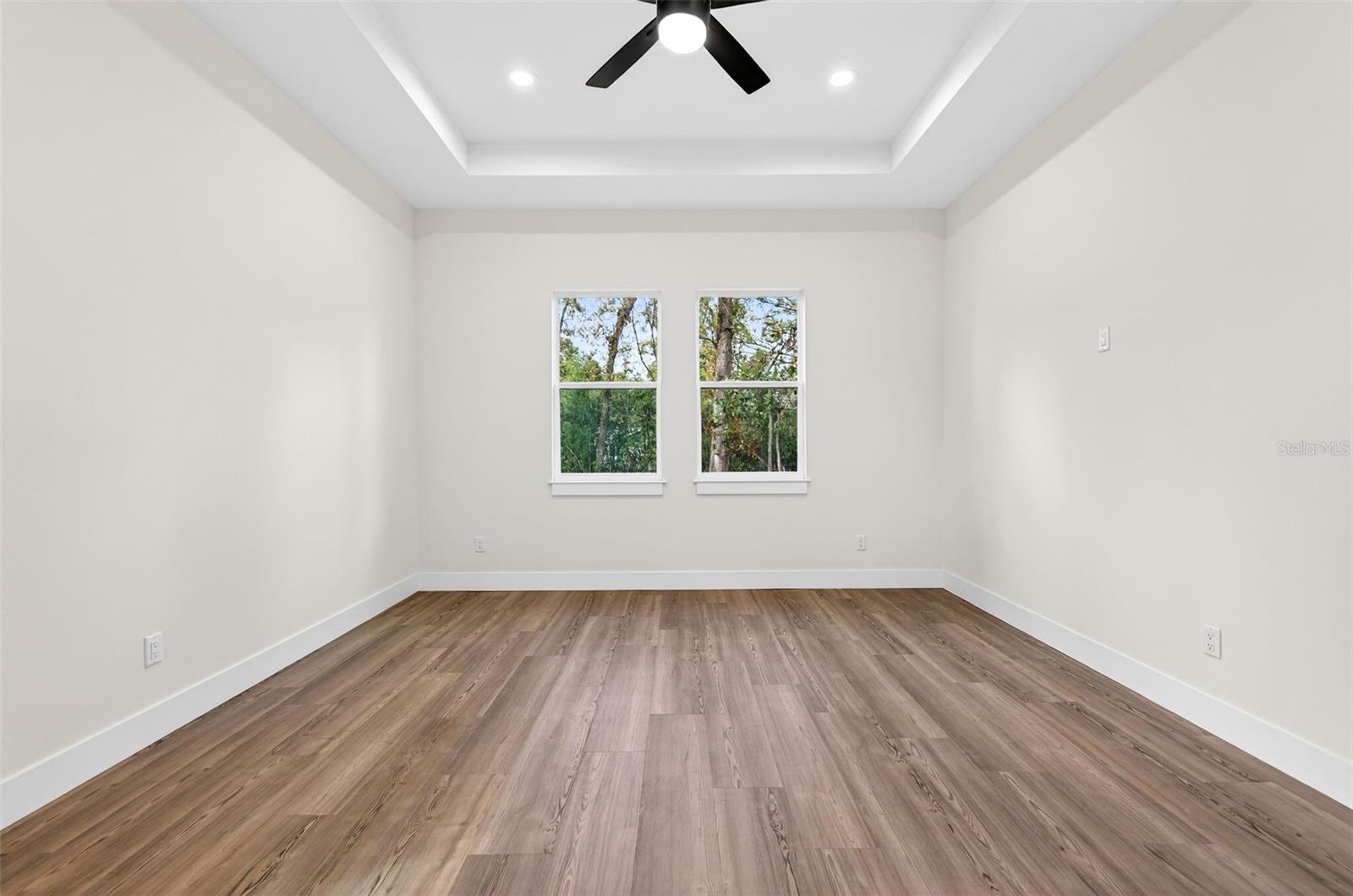 Image 32 of 42 For 37700 Dixie Avenue