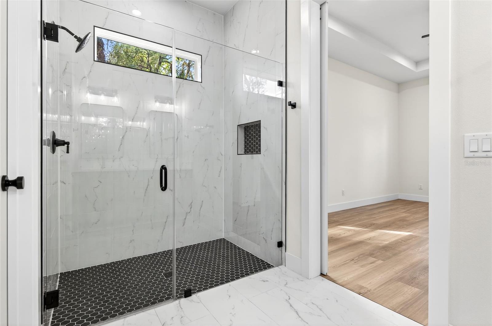 Image 35 of 42 For 37700 Dixie Avenue