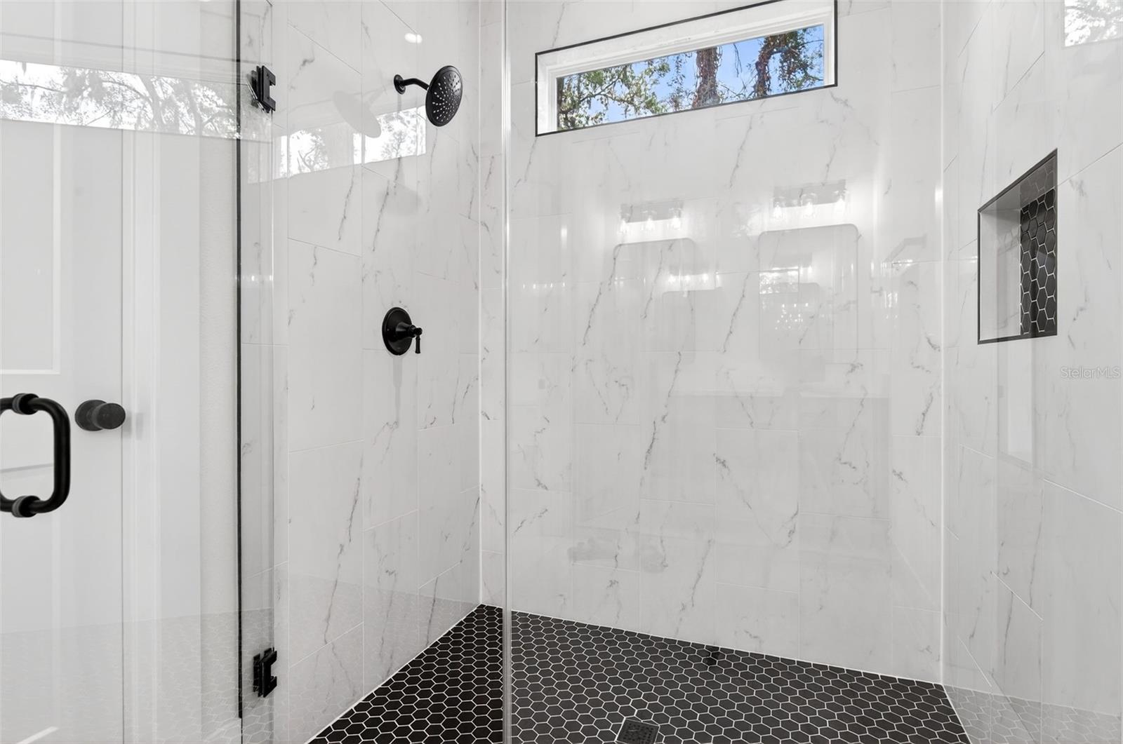 Image 36 of 42 For 37700 Dixie Avenue