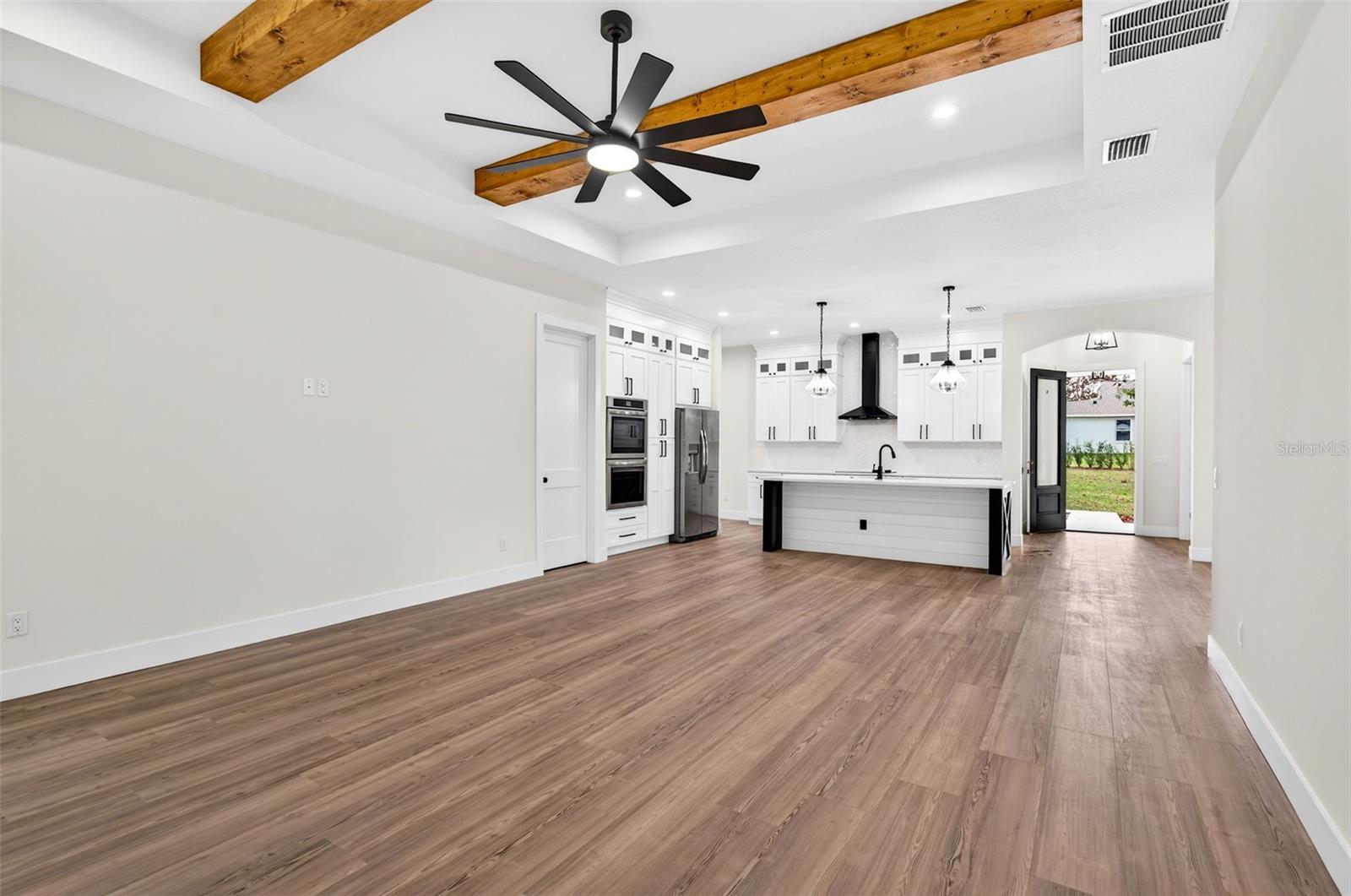 Image 5 of 42 For 37700 Dixie Avenue