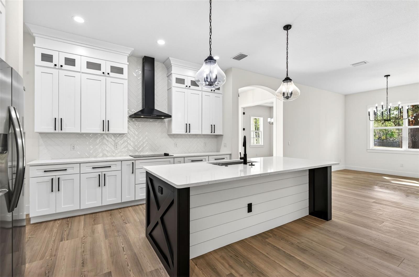 Image 9 of 42 For 37700 Dixie Avenue