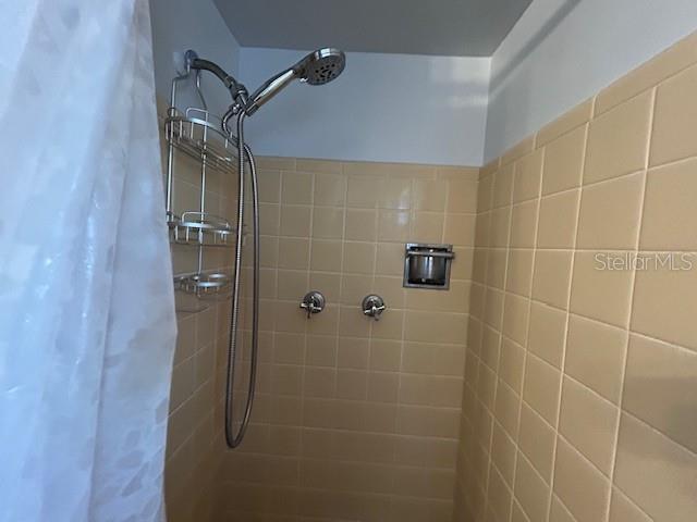 Image 31 of 45 For 6901 Gulf Winds Drive