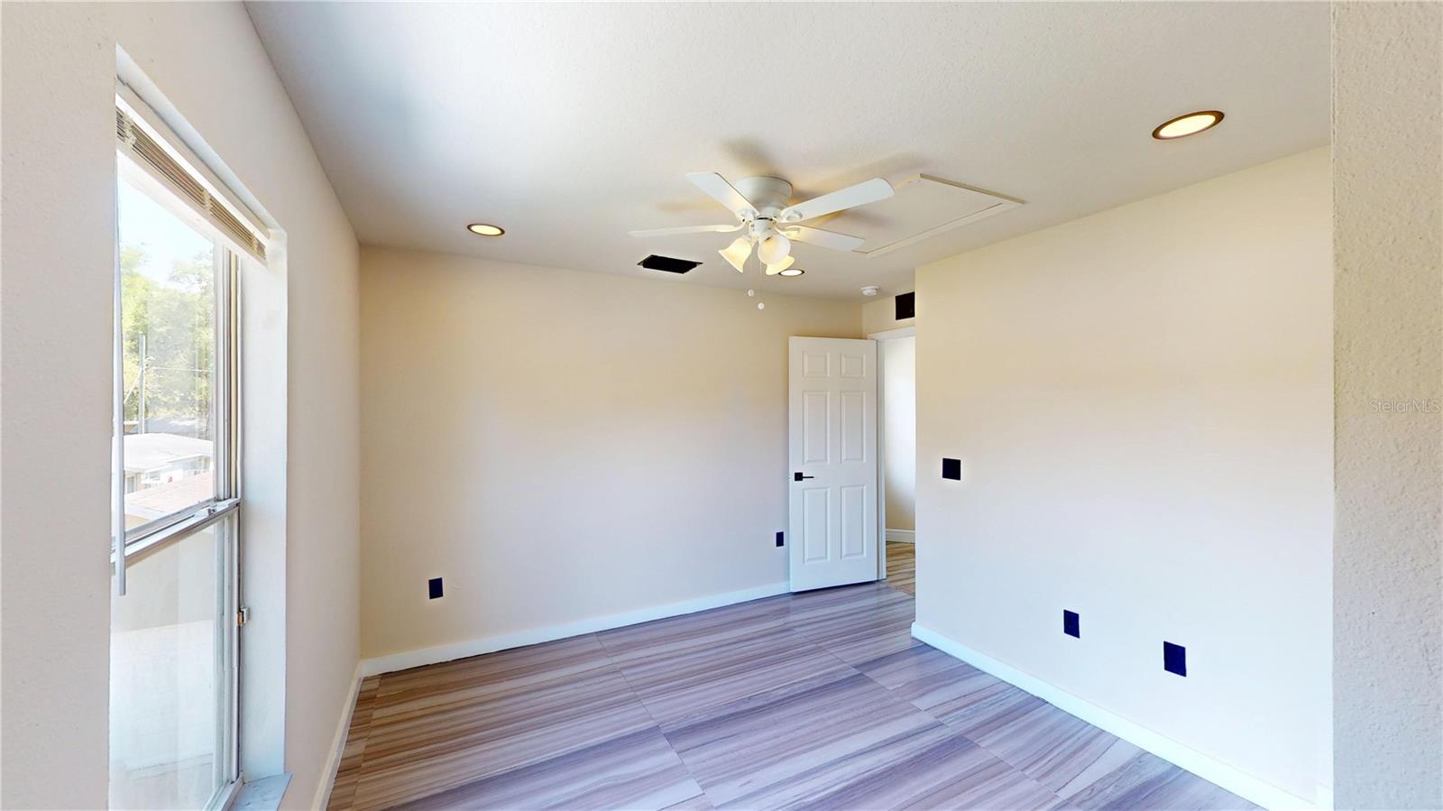 Image 17 of 27 For 10107 14th Street