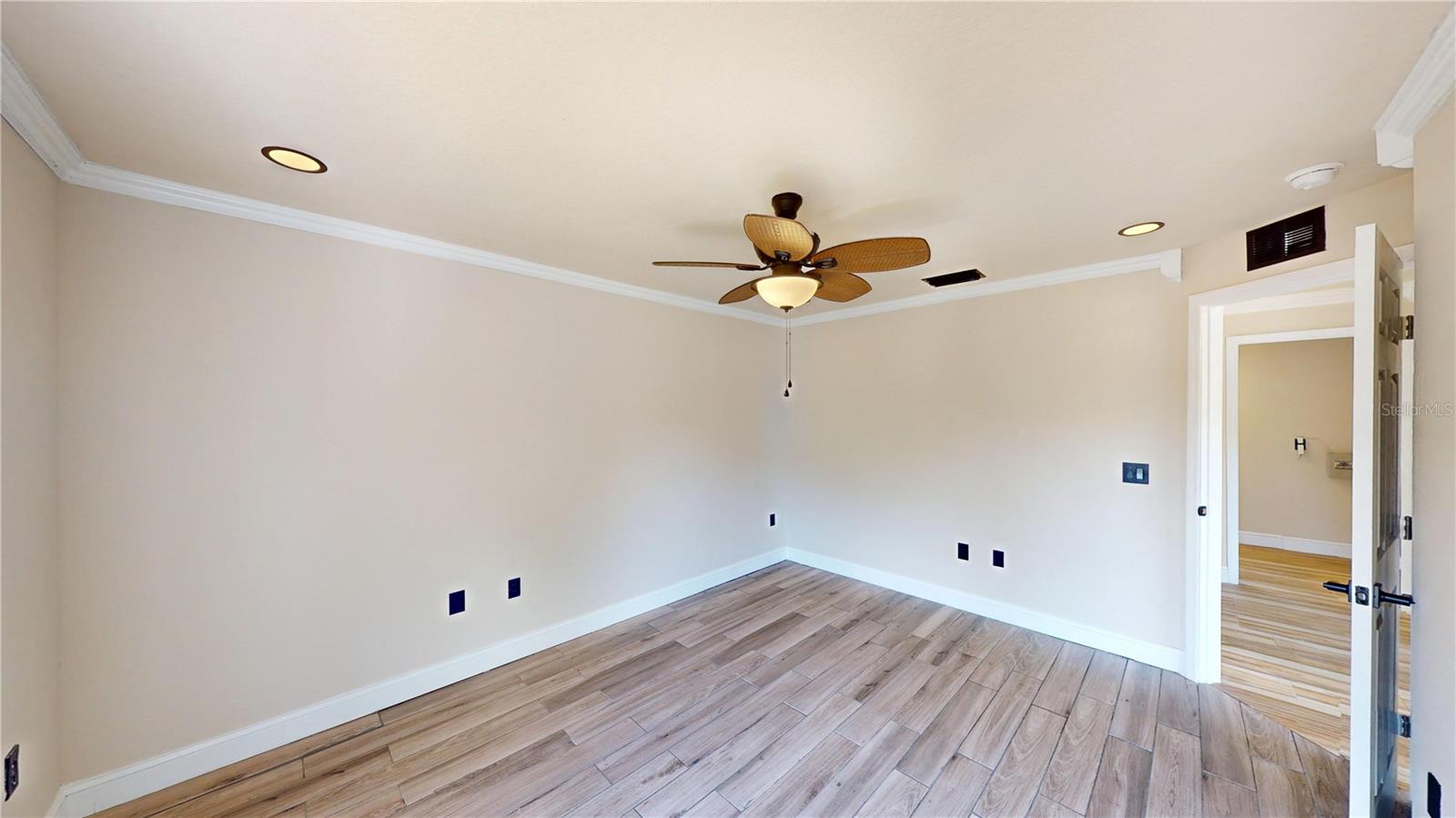 Image 23 of 27 For 10107 14th Street