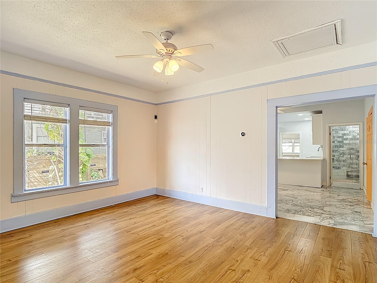 Image 11 of 66 For 1004 22nd Avenue