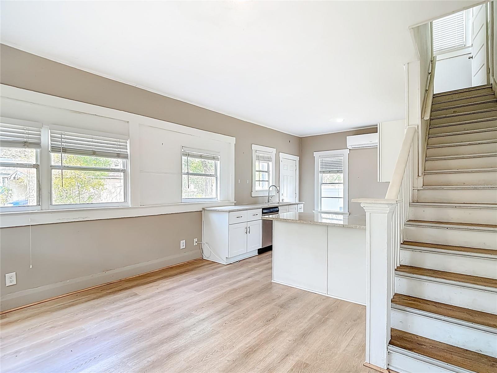 Image 25 of 66 For 1004 22nd Avenue