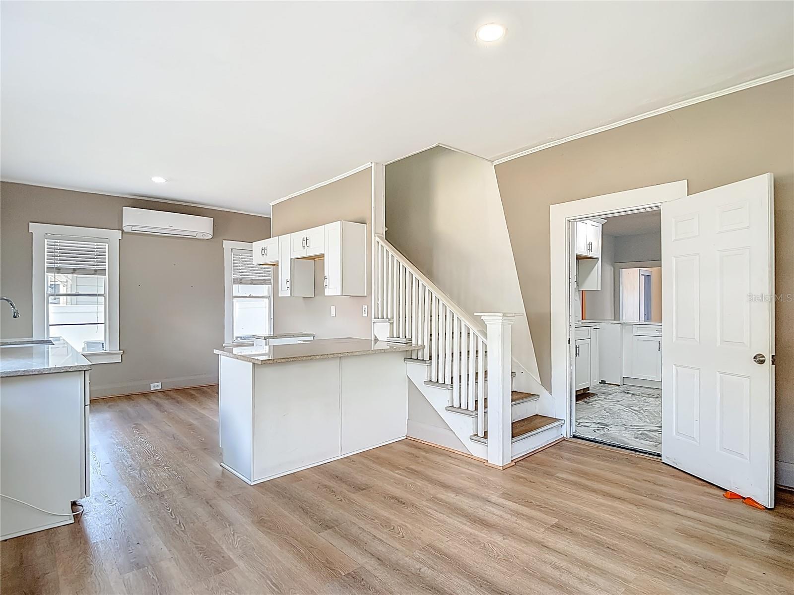 Image 27 of 66 For 1004 22nd Avenue