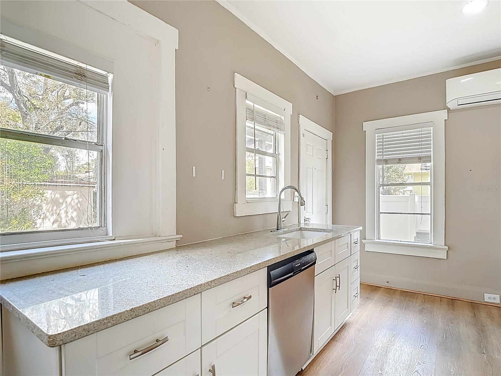 Image 29 of 66 For 1004 22nd Avenue