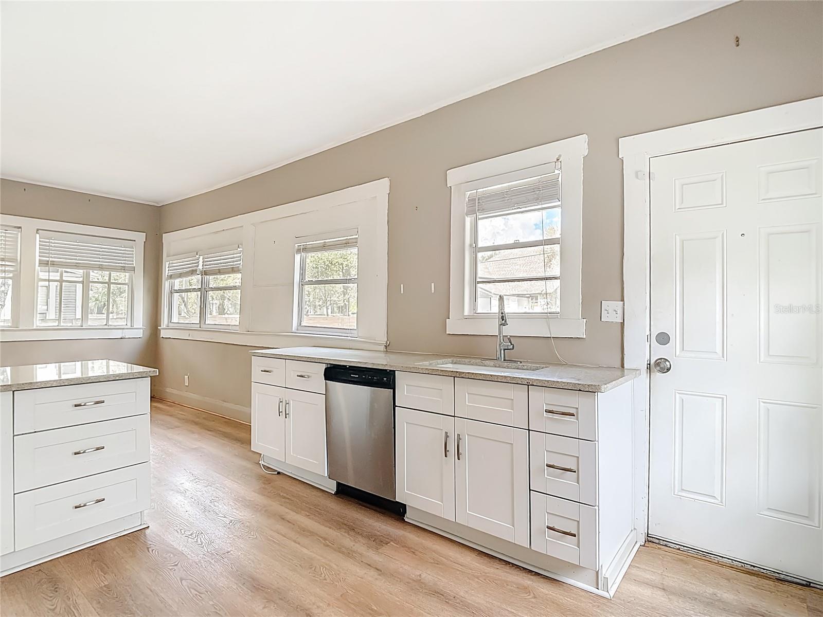 Image 33 of 66 For 1004 22nd Avenue