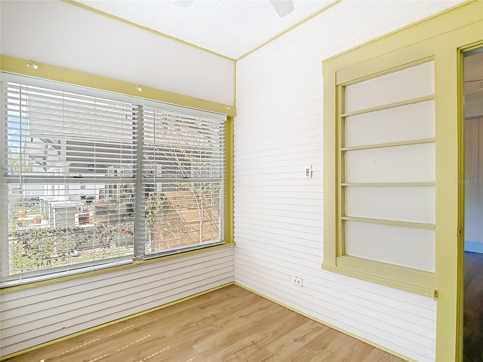 Image 36 of 66 For 1004 22nd Avenue