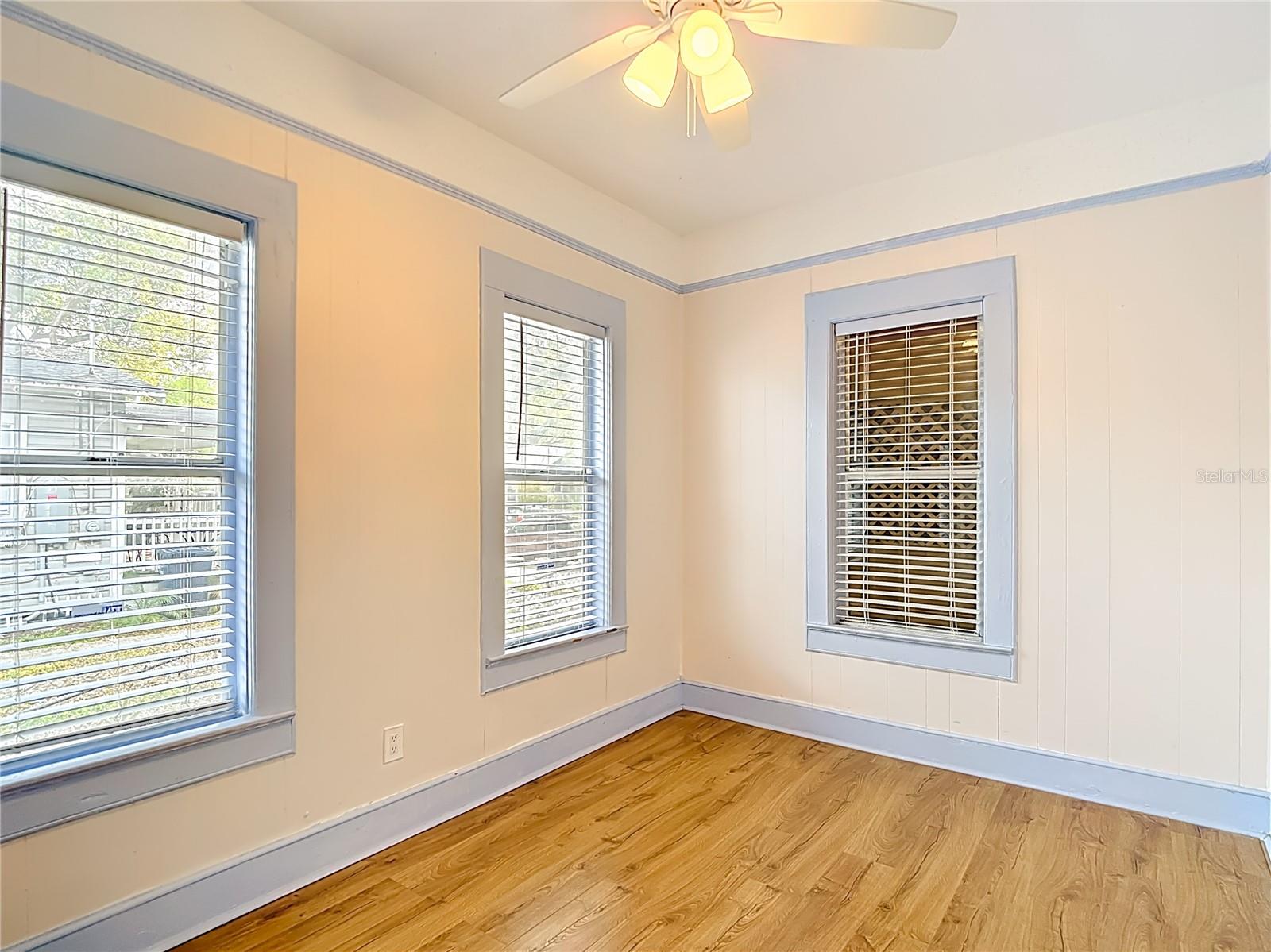 Image 40 of 66 For 1004 22nd Avenue