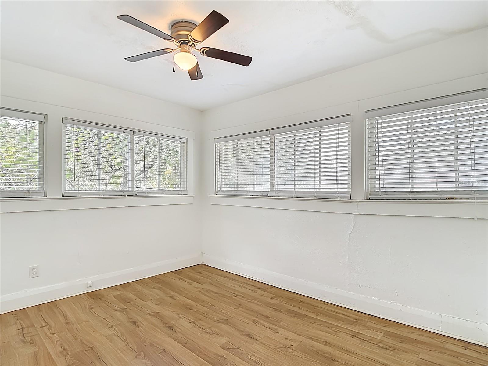 Image 51 of 66 For 1004 22nd Avenue