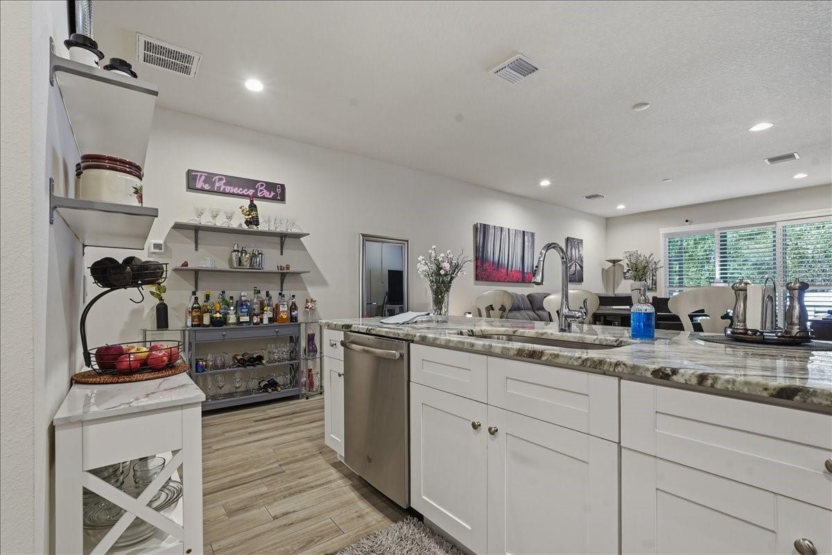 Image 13 of 74 For 1962 Lake Ridge Boulevard