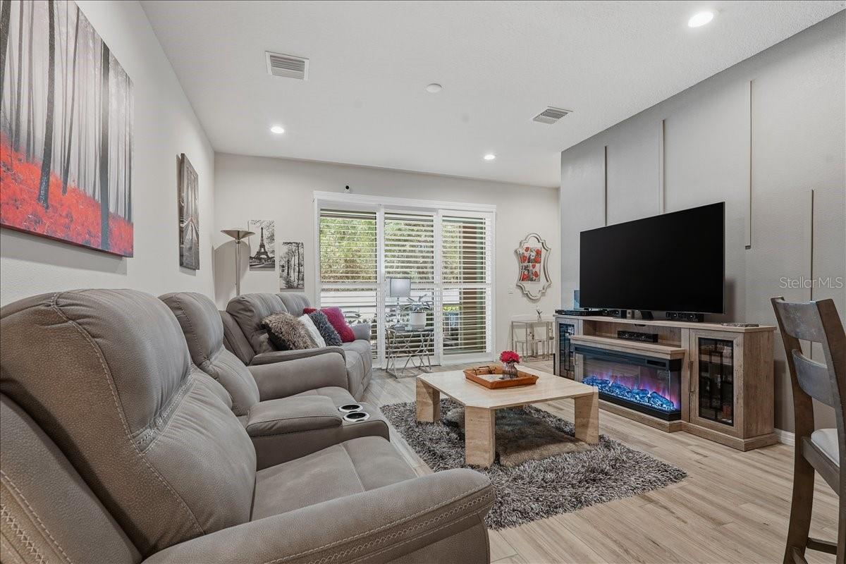 Image 4 of 74 For 1962 Lake Ridge Boulevard