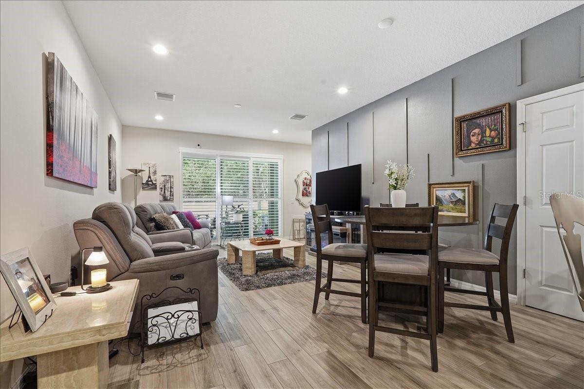 Image 5 of 74 For 1962 Lake Ridge Boulevard