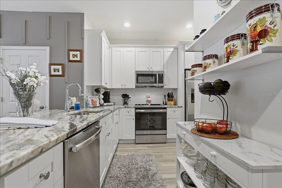 Image 9 of 74 For 1962 Lake Ridge Boulevard