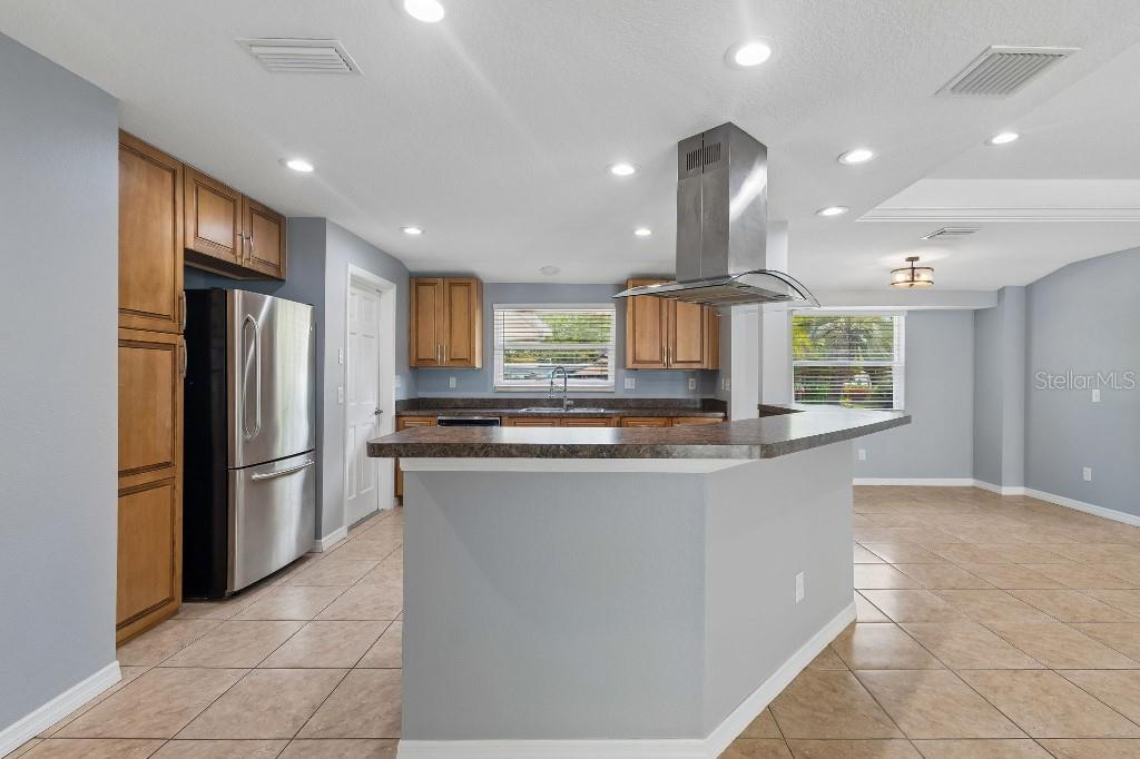 Image 10 of 30 For 994 Brink Avenue