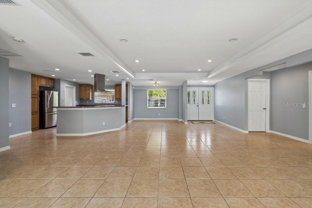 Image 14 of 30 For 994 Brink Avenue