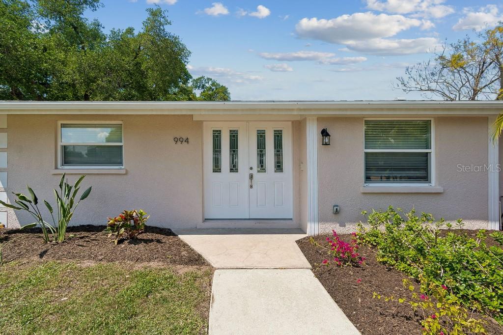 Image 4 of 30 For 994 Brink Avenue