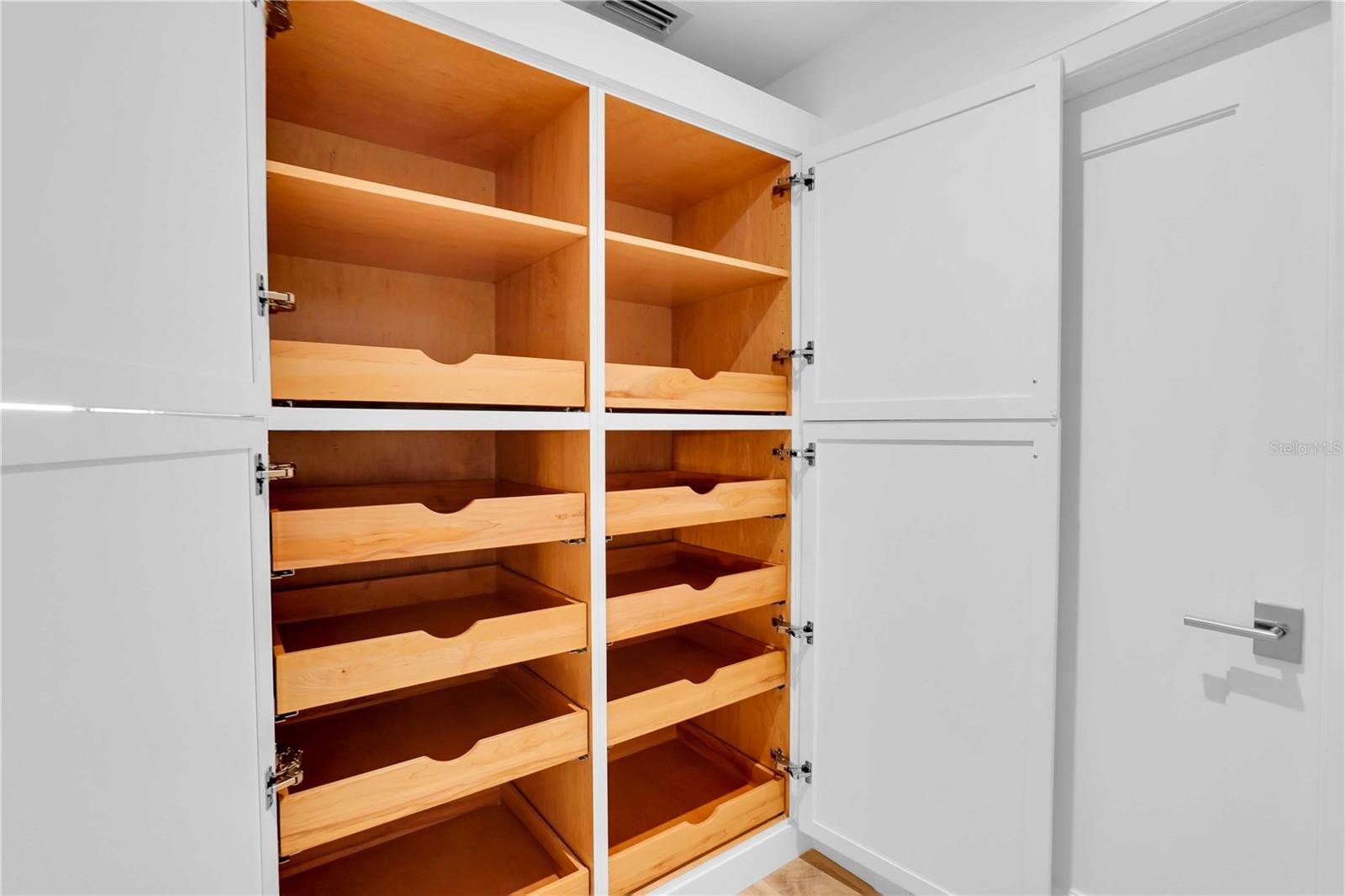 Image 13 of 44 For 3110 1st Street W 101