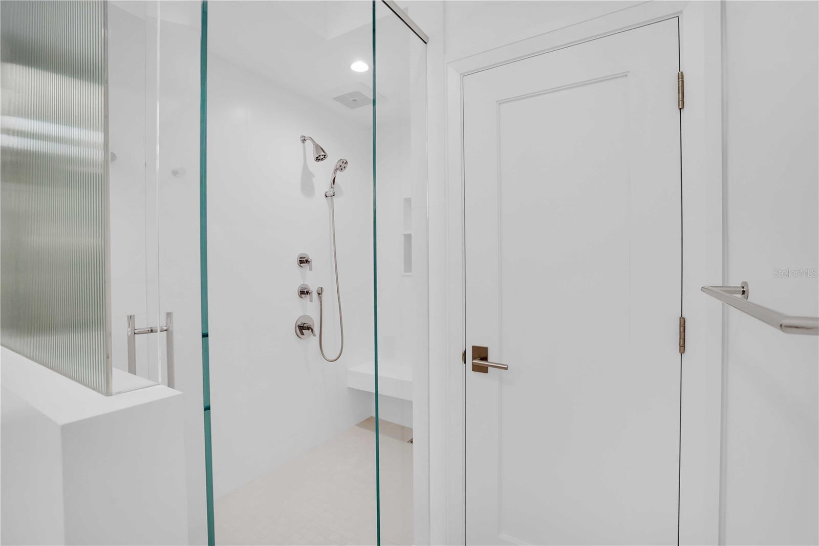 Image 27 of 44 For 3110 1st Street W 101