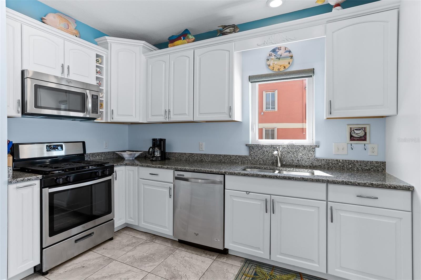 Image 10 of 41 For 17610 Lee Avenue