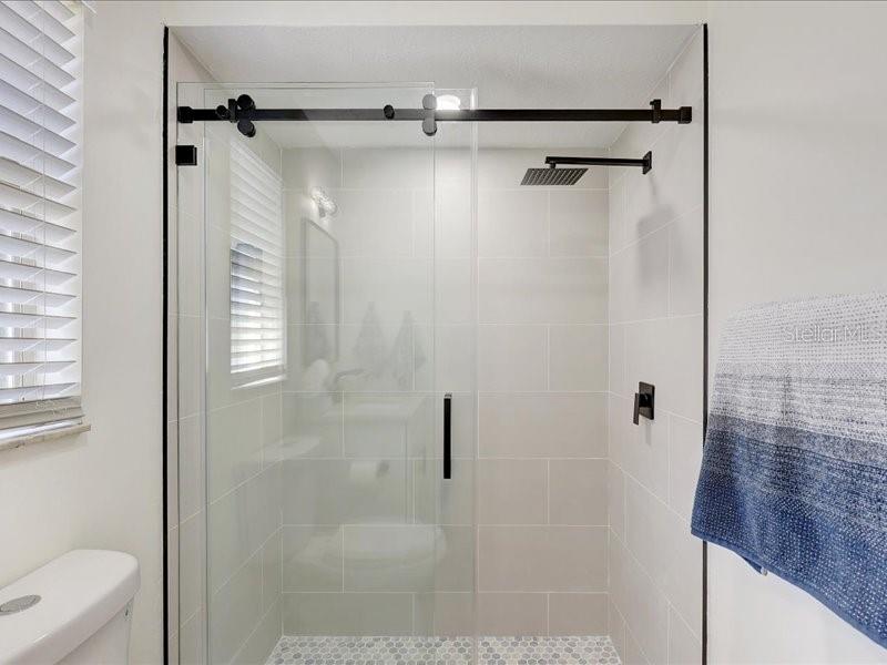 Image 13 of 33 For 6505 64th Lane E