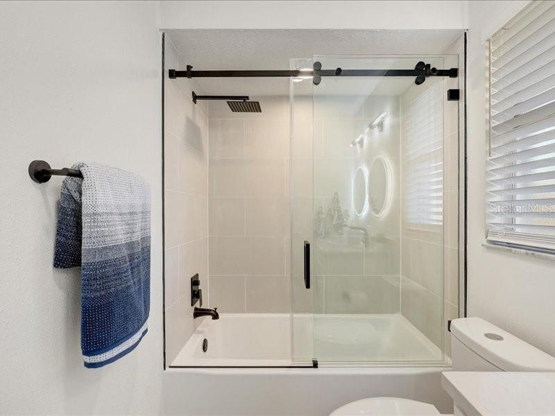 Image 18 of 33 For 6505 64th Lane E