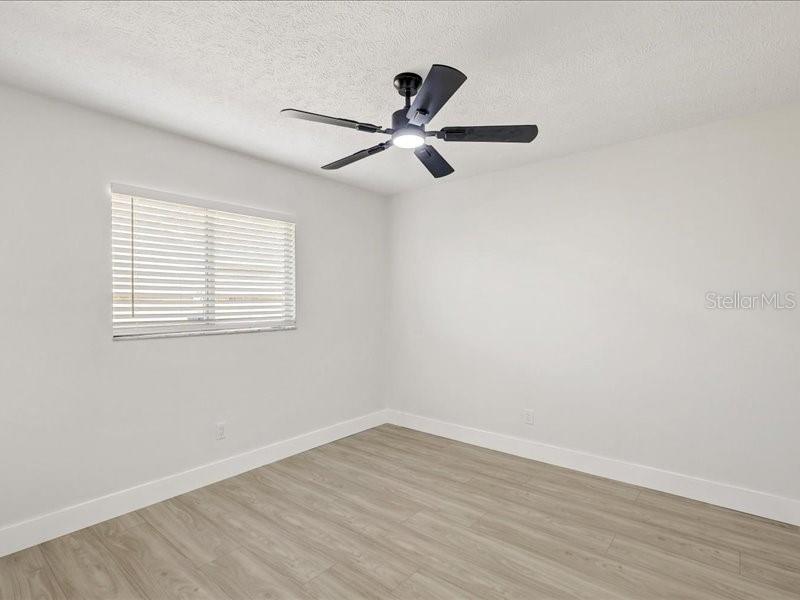 Image 21 of 33 For 6505 64th Lane E