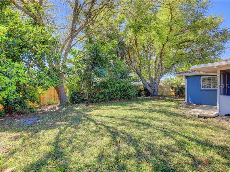 Image 25 of 33 For 6505 64th Lane E