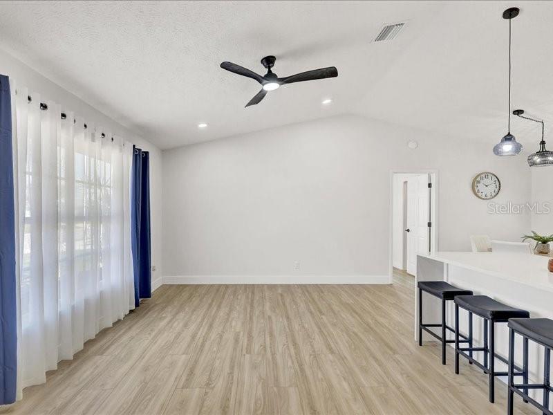 Image 7 of 33 For 6505 64th Lane E