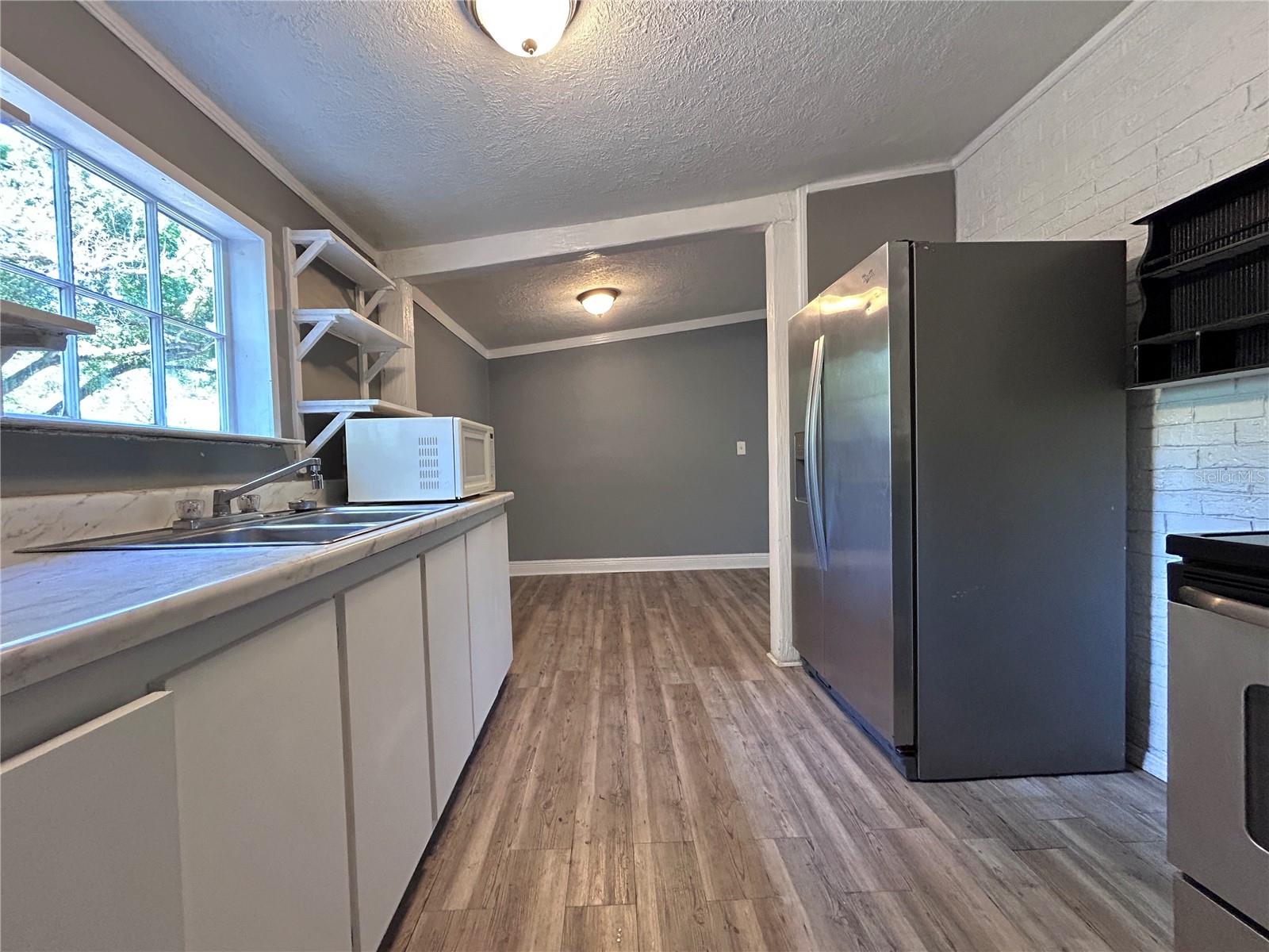 Image 10 of 23 For 10638 Bay Hills Circle